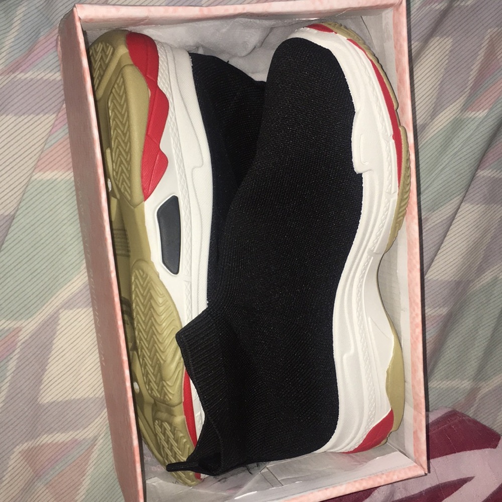 Women’s Cape Robbin Fashion shoes (CASH APP ONLY)